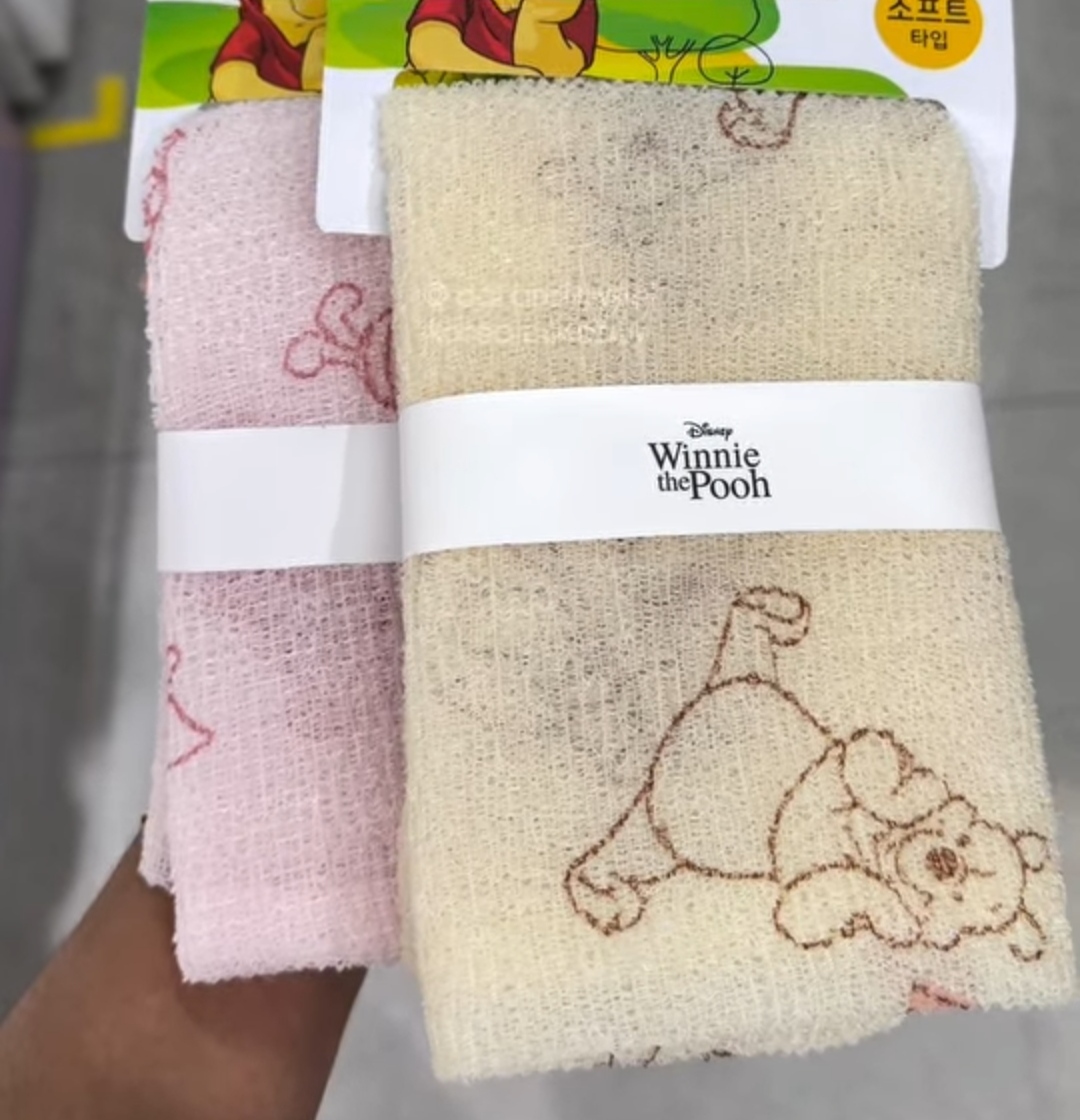[DAISO] POOH Towel Scrub