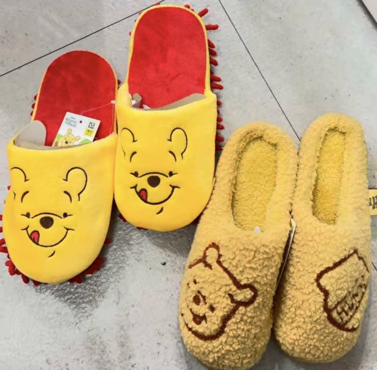 [DAISO] POOH Slippers (Red)