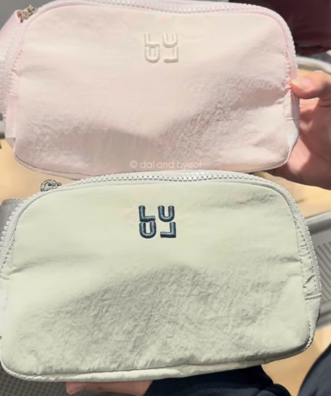 [LULULEMON] Everywhere Belt Bag Embroidered Stack 1L ( Pink Pearl )