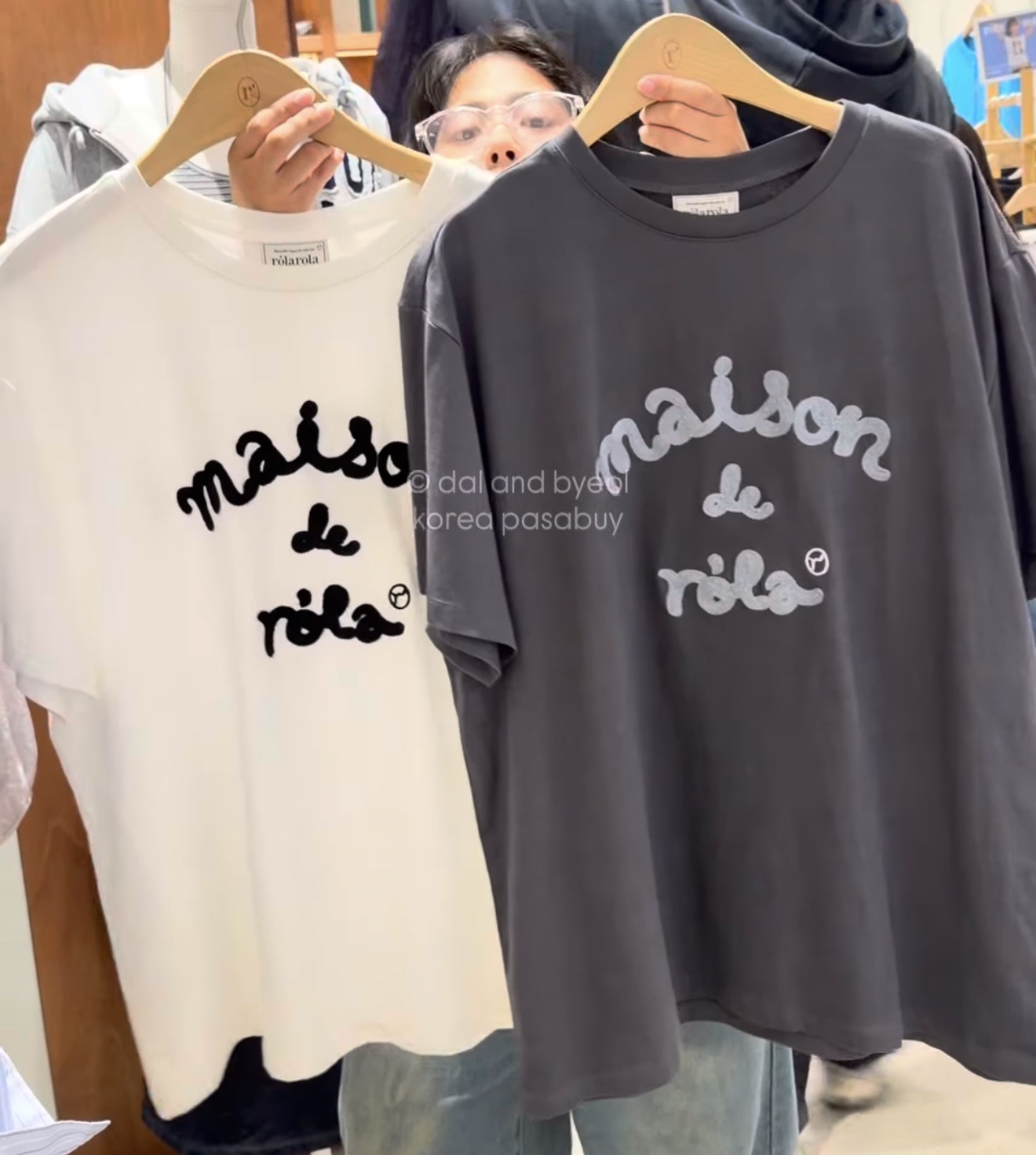 [ROLAROLA] Maison de Rola Embroidered Loose Shirt - Charcoal Gray